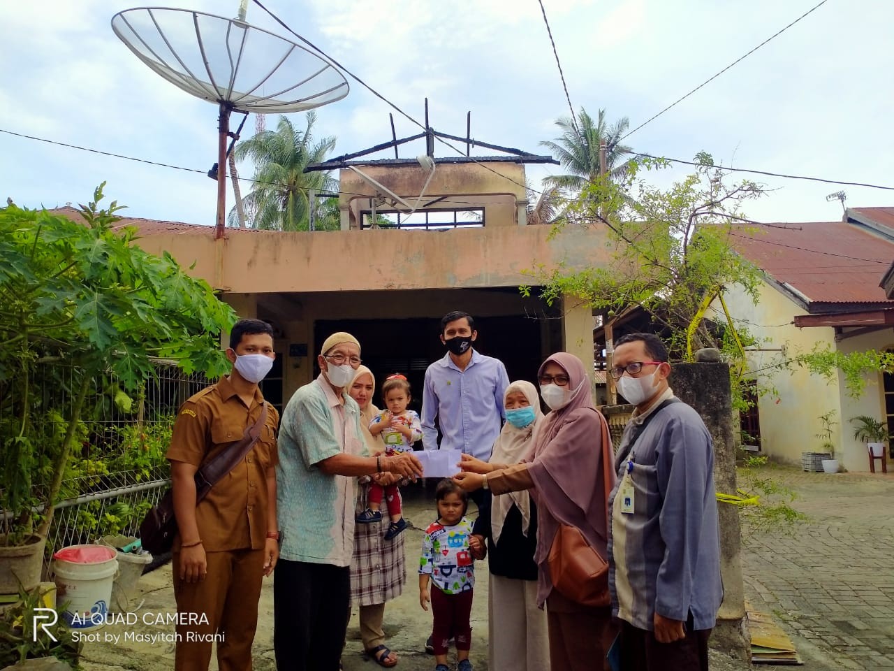 Baitul Mal Banda Aceh Bantu Korban Kebakaran di Lamseupeung